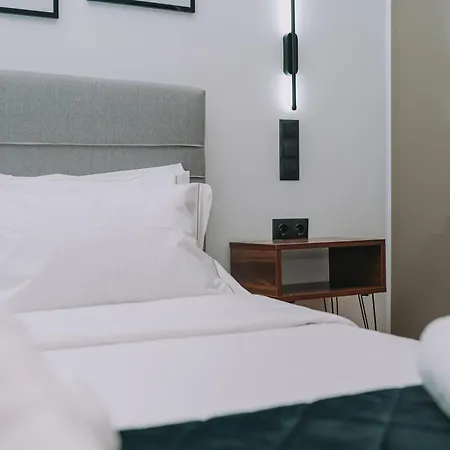 Urban 1-br Spot Apartment